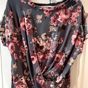 Beautiful knot front top.  Small.